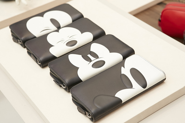 コーチがディズニーとコラボレートした限定コレクション「Disney × Coach」を発売