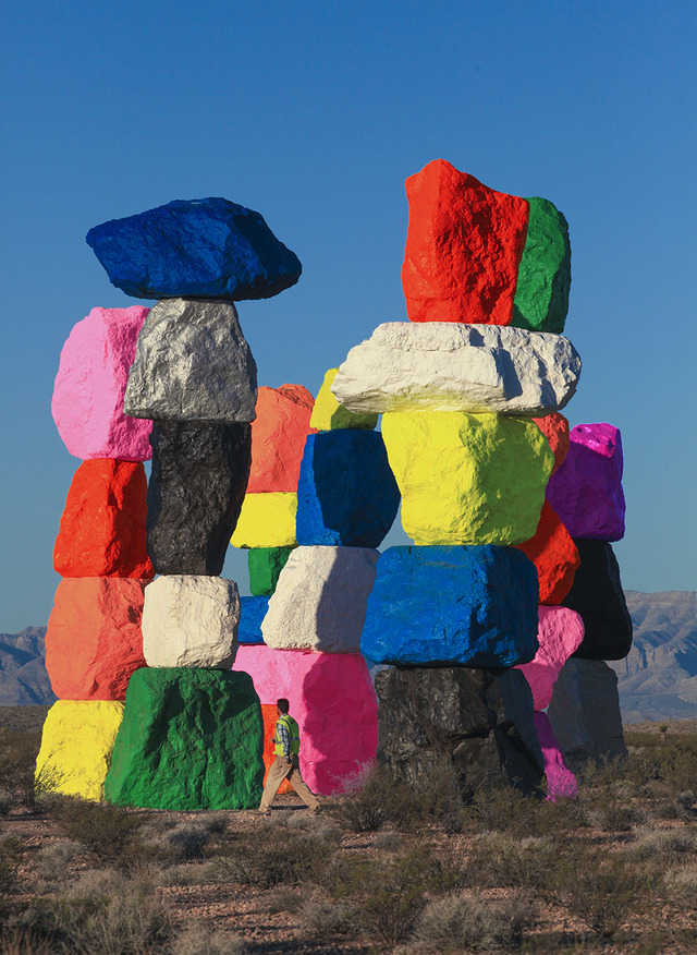 ウゴ・ロンディノネの作品「Seven Magic Mountains」