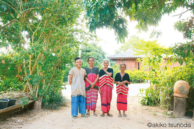 角田明子の写真展「REGENBOGEN~a walk around Chiang Mai」がGALLERY MUVEILにて開催