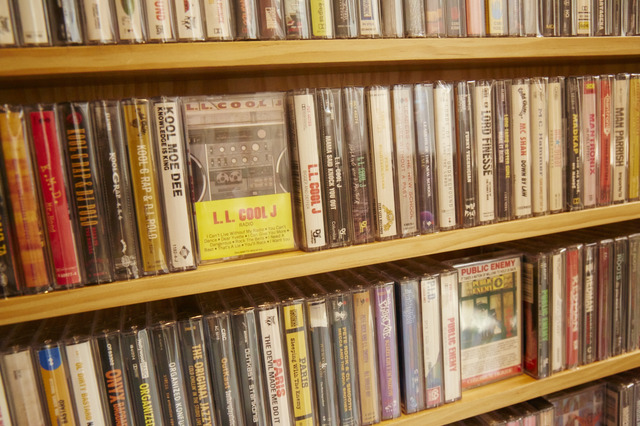 かつてCDで聴いた名盤も、カセットテープで聴くとまた別の音色に感じられるかもしれない