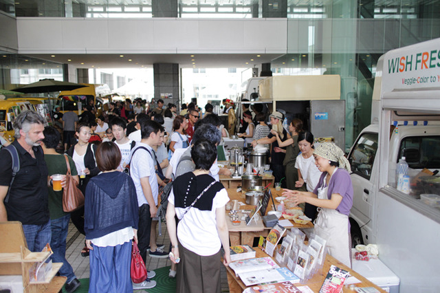 約20種類のカレーとクラフトビールが楽しめる真夏の「Curry & Beer Festival」が開催