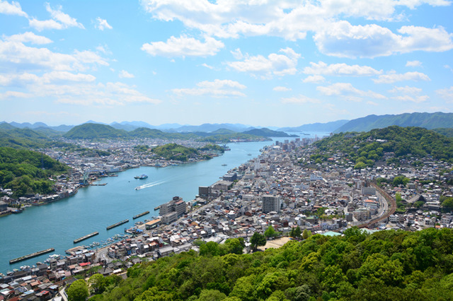 広島県・備後地方の尾道市で、“デニム”をドレスコードに自転車で「瀬戸内しまなみ街道」を駆けるイベント「DENIM RUN Onomichi」が開催