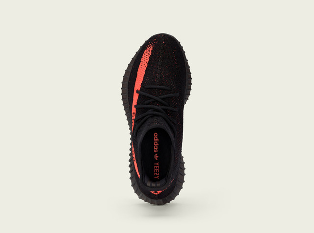 「YEEZY BOOST 350 V2」（2万8,000円）