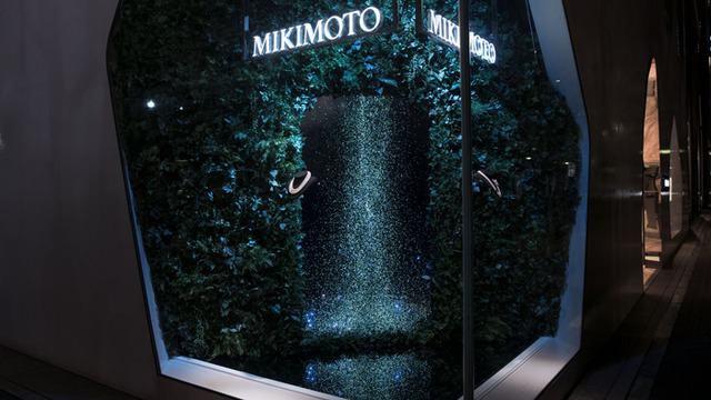 チームラボがミキモト銀座2丁目本店のショーウィンドウにてインタラクティブ作品「Sparkling Dream Tree by teamLab」を展示