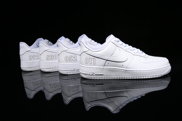 「NIKE AIR FORCE 1’07」（1万2,000円）