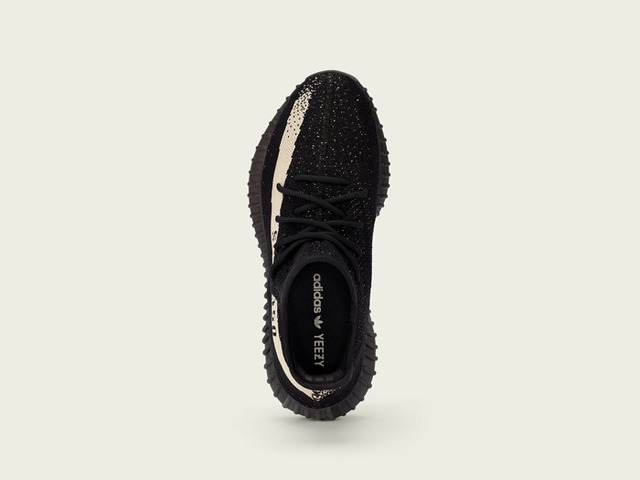 「YEEZY BOOST 350 V2」（2万8,000円）