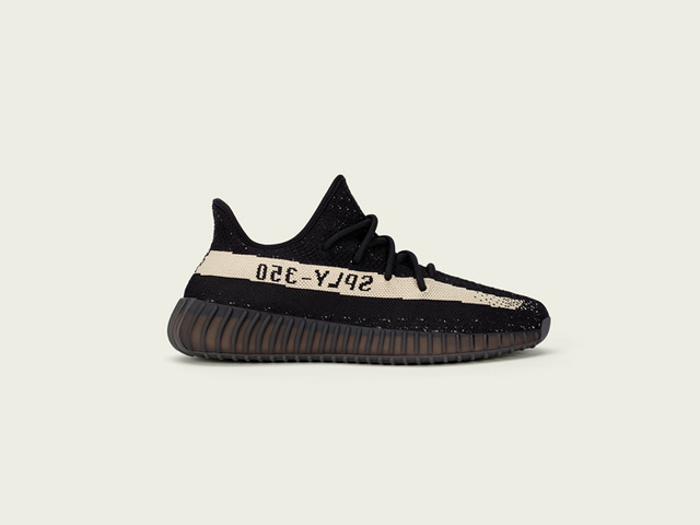 「YEEZY BOOST 350 V2」（2万8,000円）