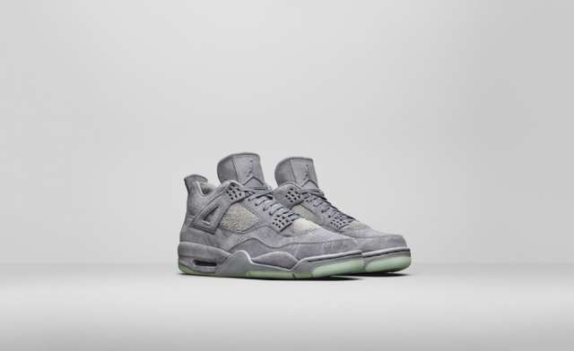 AIR JORDAN 4 RETRO KAWS（3万8,000円）