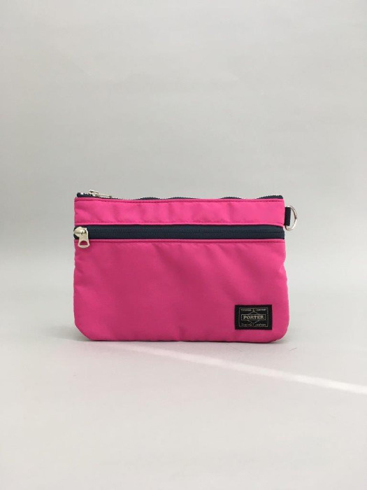 pouch（8,200円）