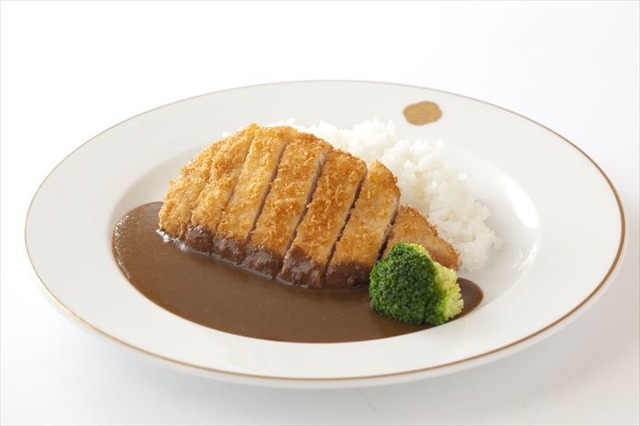 山形県産豚ロースカツカレーライス（2,200円）