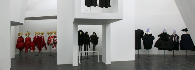 「川久保玲 / コム デ ギャルソン展（Rei Kawakubo / Comme des Garcons）」