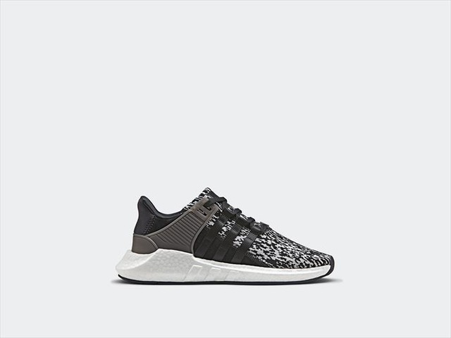 「EQT SUPPORT 93/17 BZ0584」（コアブラック、2万2,000円）