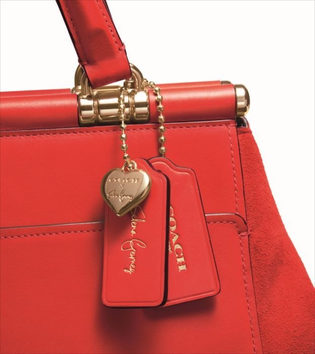 「Coach x Selena Gomez」が9月1日に発売