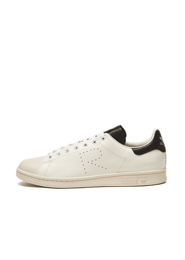 「ラフ・シモンズ スタンスミス（RAF SIMONS STAN SMITH）」（3万8,500円）