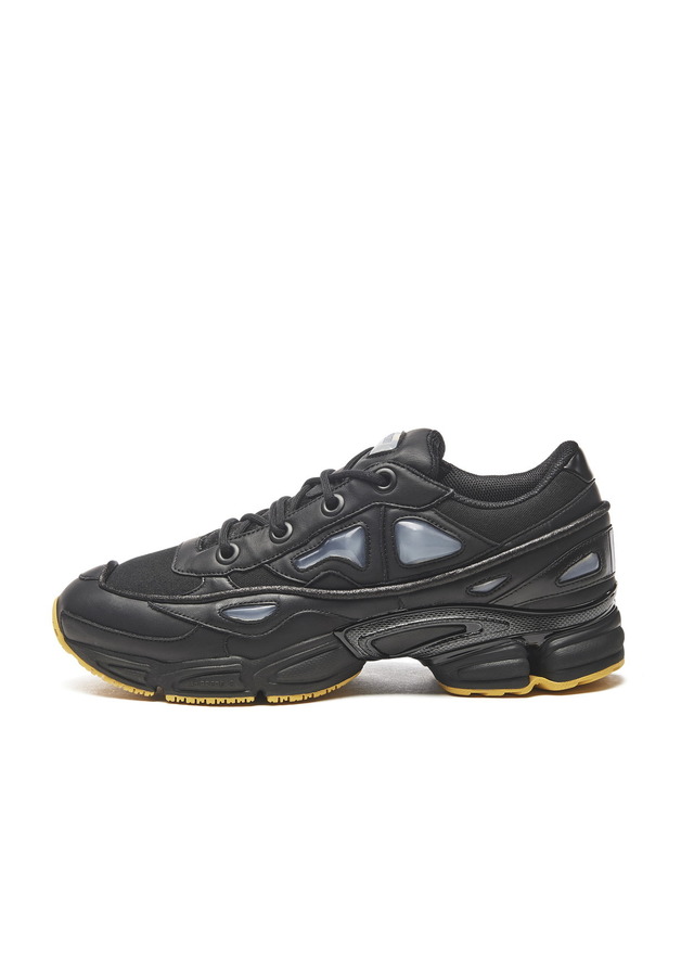 「ラフ・シモンズ オズウィーゴ III（RAF SIMONS OZWEEGO III）」（4万8,000円）