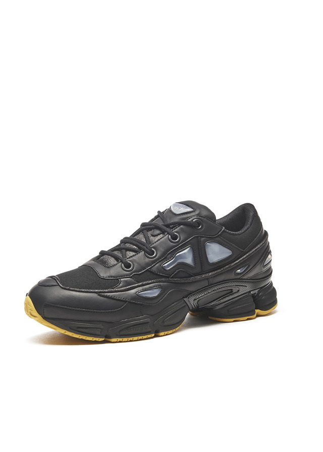 「ラフ・シモンズ オズウィーゴ III（RAF SIMONS OZWEEGO III）」（4万8,000円）