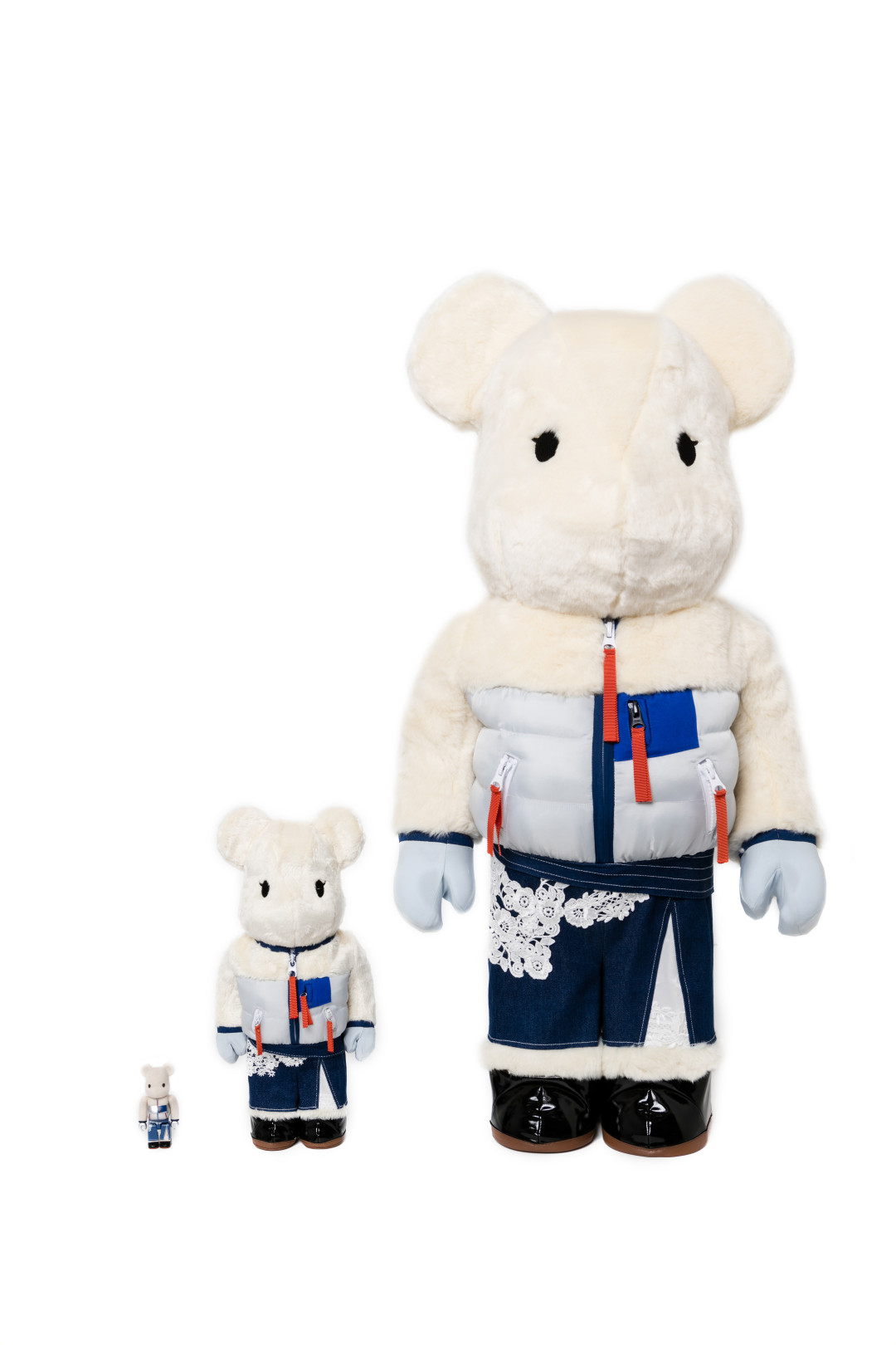 右)BE@RBRICK 1000% 4万8,000円、左)BE@RBRICK 100% & 400% 1万5,000円