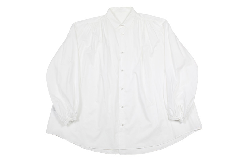 「GATHERED SHIRT」（1万9,000円）