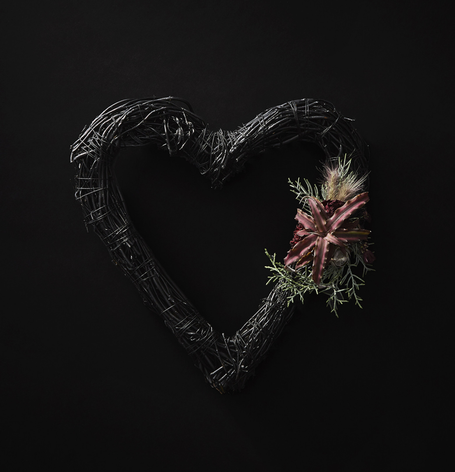 BLACK WREATH / HEART（4,000円※参考価格）