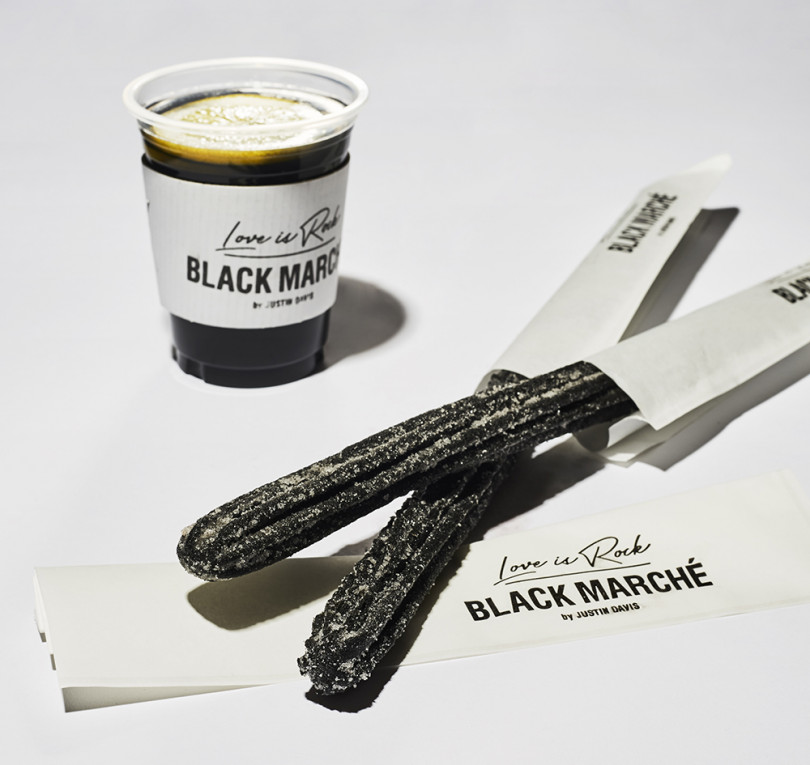 BLACK CHURRO（350円）、BLACK LEMONADE（400円）