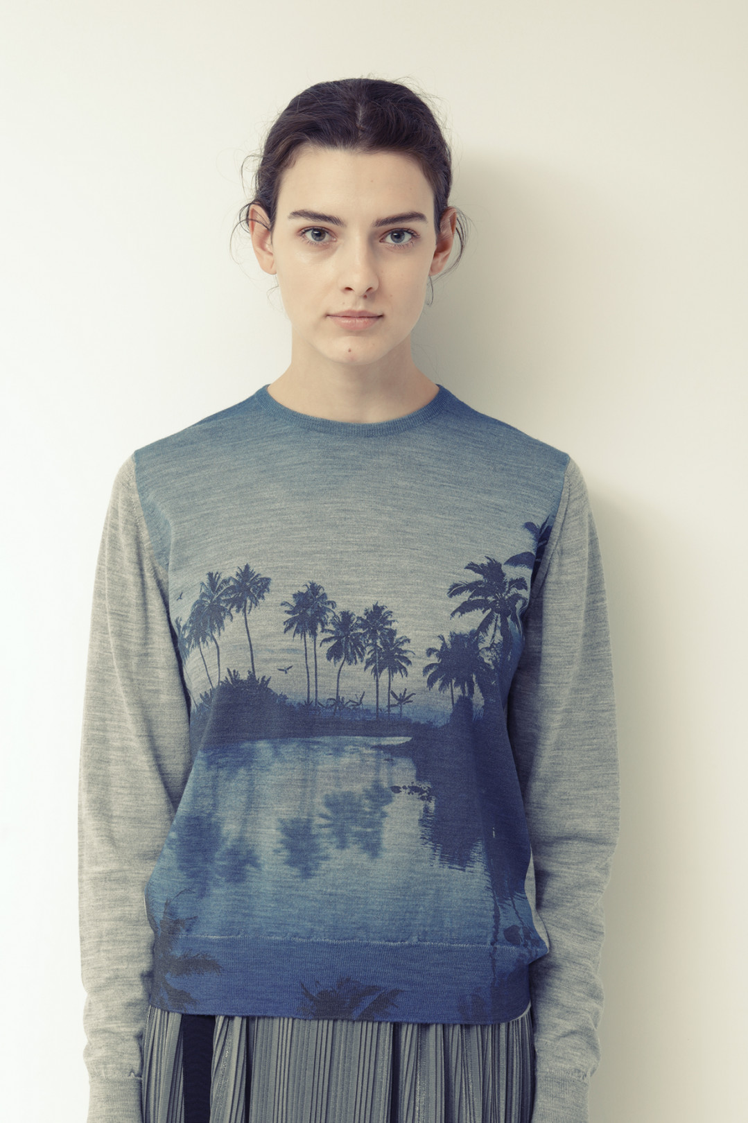 「JOHN SMEDLEY×bp hawaiiニット」グレー（4万6,000円）※1月24日展開予定