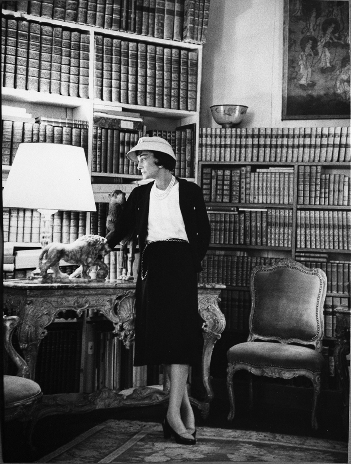 Gabrielle Chanel in her apartment, 31 rue Cambon, Paris. 1957, Photo Mike de Dulmen