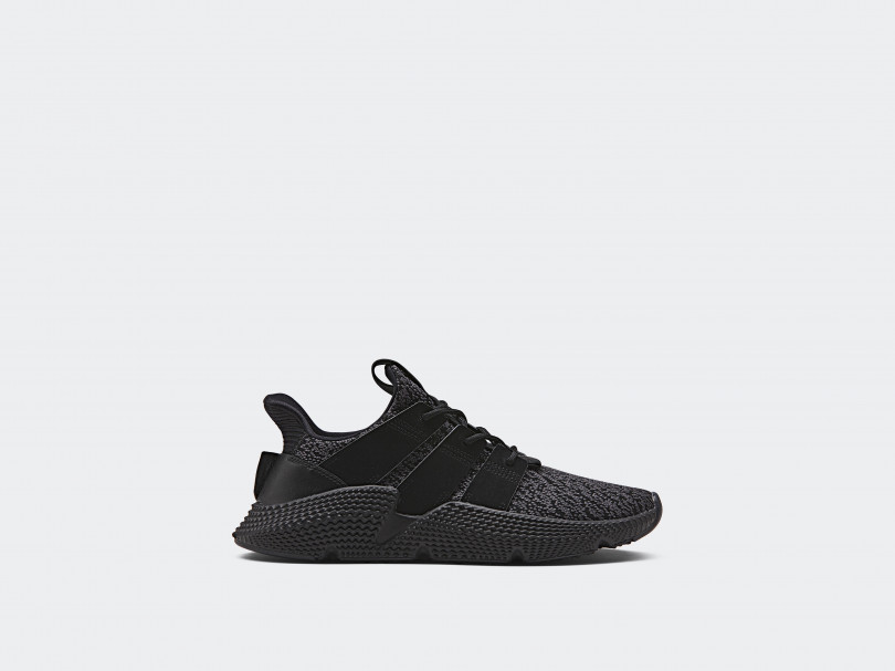 「PROPHERE」 CQ2126（1万5,000円）※ユニセックスモデル