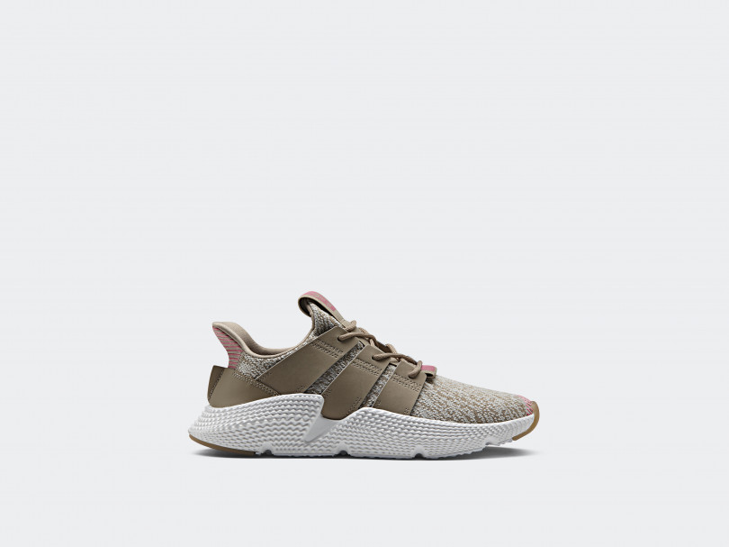 「PROPHERE」 CQ2128（1万5,000円）※ユニセックスモデル