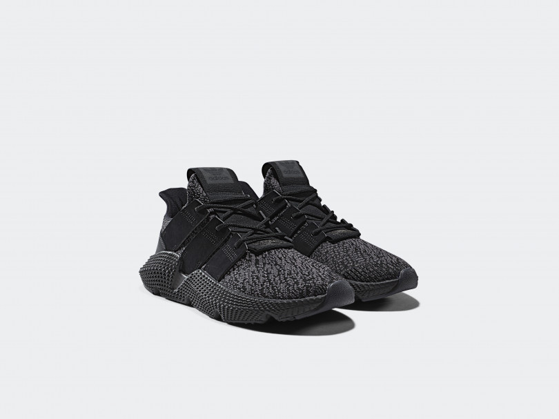 「PROPHERE」 CQ2126（1万5,000円）※ユニセックスモデル