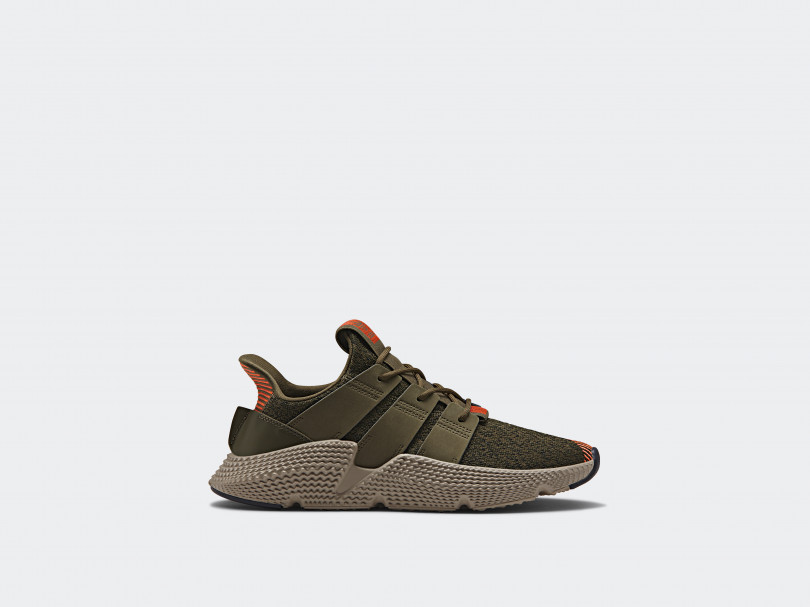 「PROPHERE」 CQ2127（1万5,000円）※ユニセックスモデル