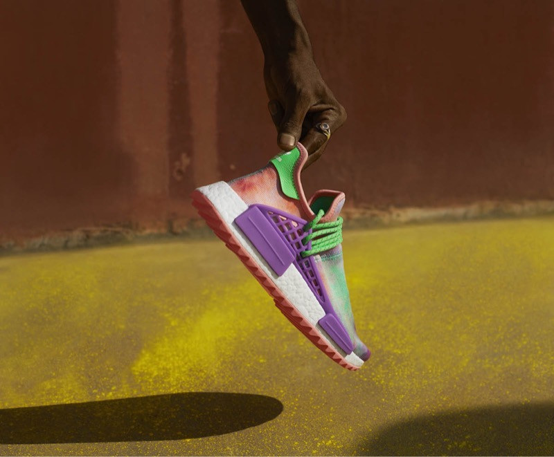 「adidas Originals = Pharrell Williams Hu Holi Powder Dye」