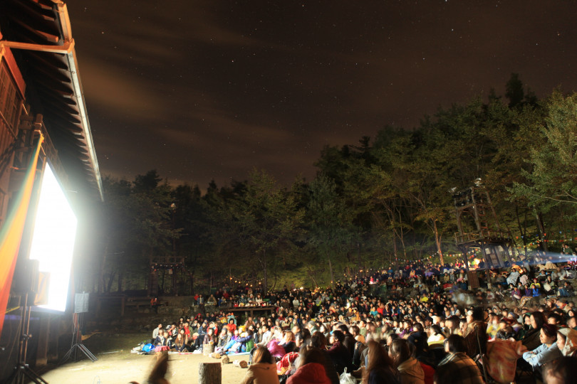 夜空と交差する森の映画祭2018