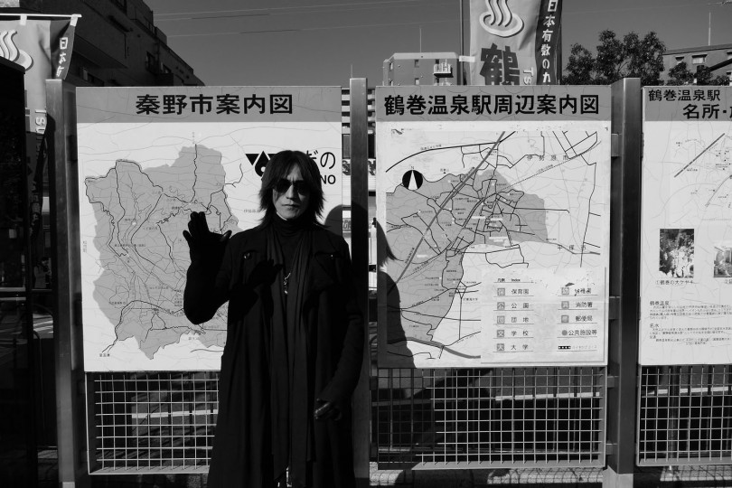 音楽家・SUGIZO を写真家・鋤田正義が撮り下ろした写真集が発売。発刊記念の展覧会がGALLERY X BY PARCOにて開催