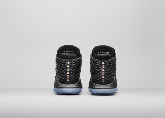 「AIR JORDAN XXXII STEALTH」