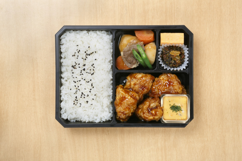 京葉ストリート「絶品！塚だま タルタルチキン南蛮弁当」（税込800円）