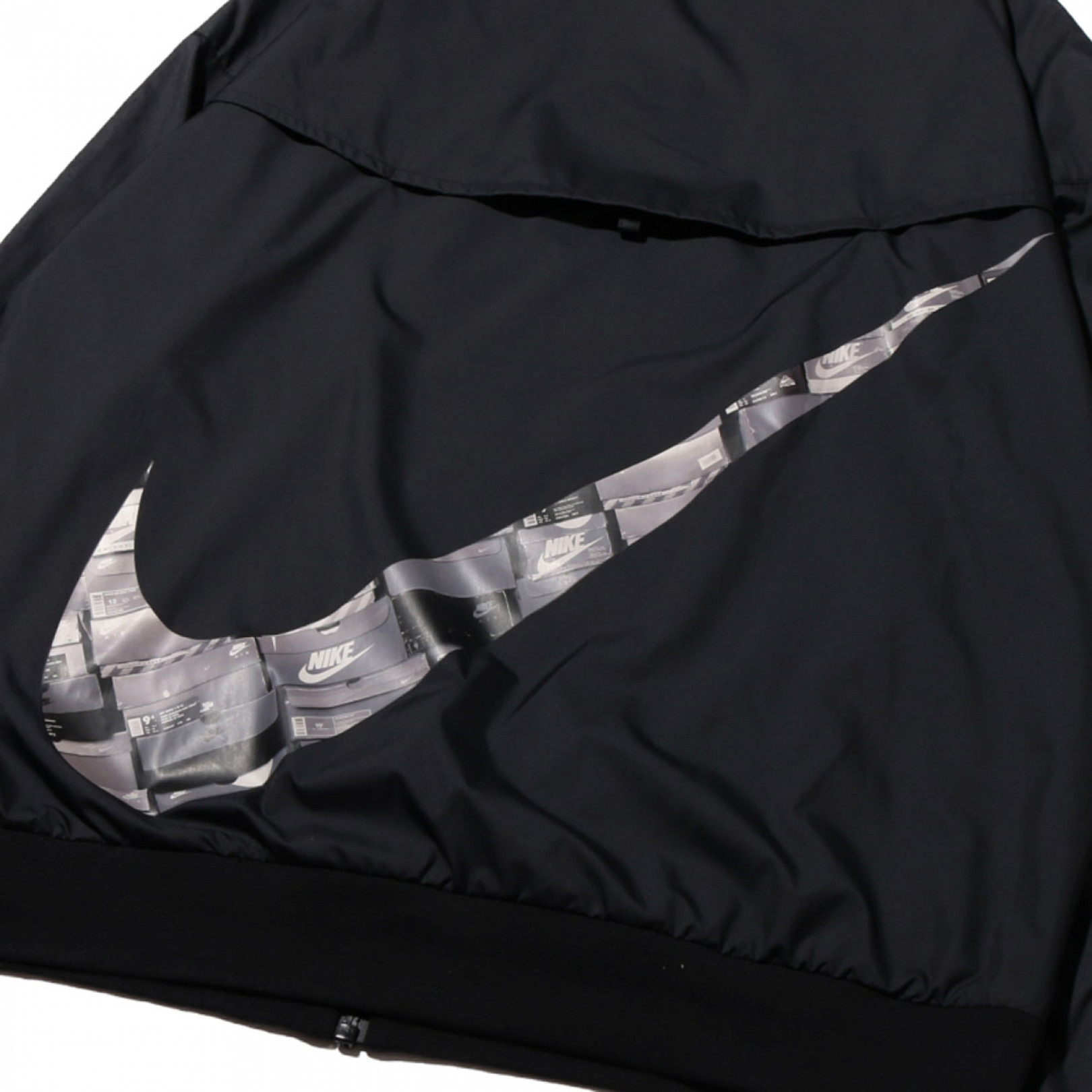 「NIKE ATMOS AIR MAX JACKET」（1万円）