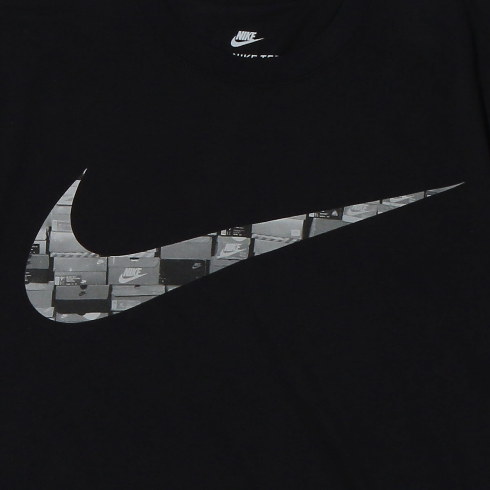 「NIKE ATMOS AIR MAX SWOOSH TEE」（4,000円）