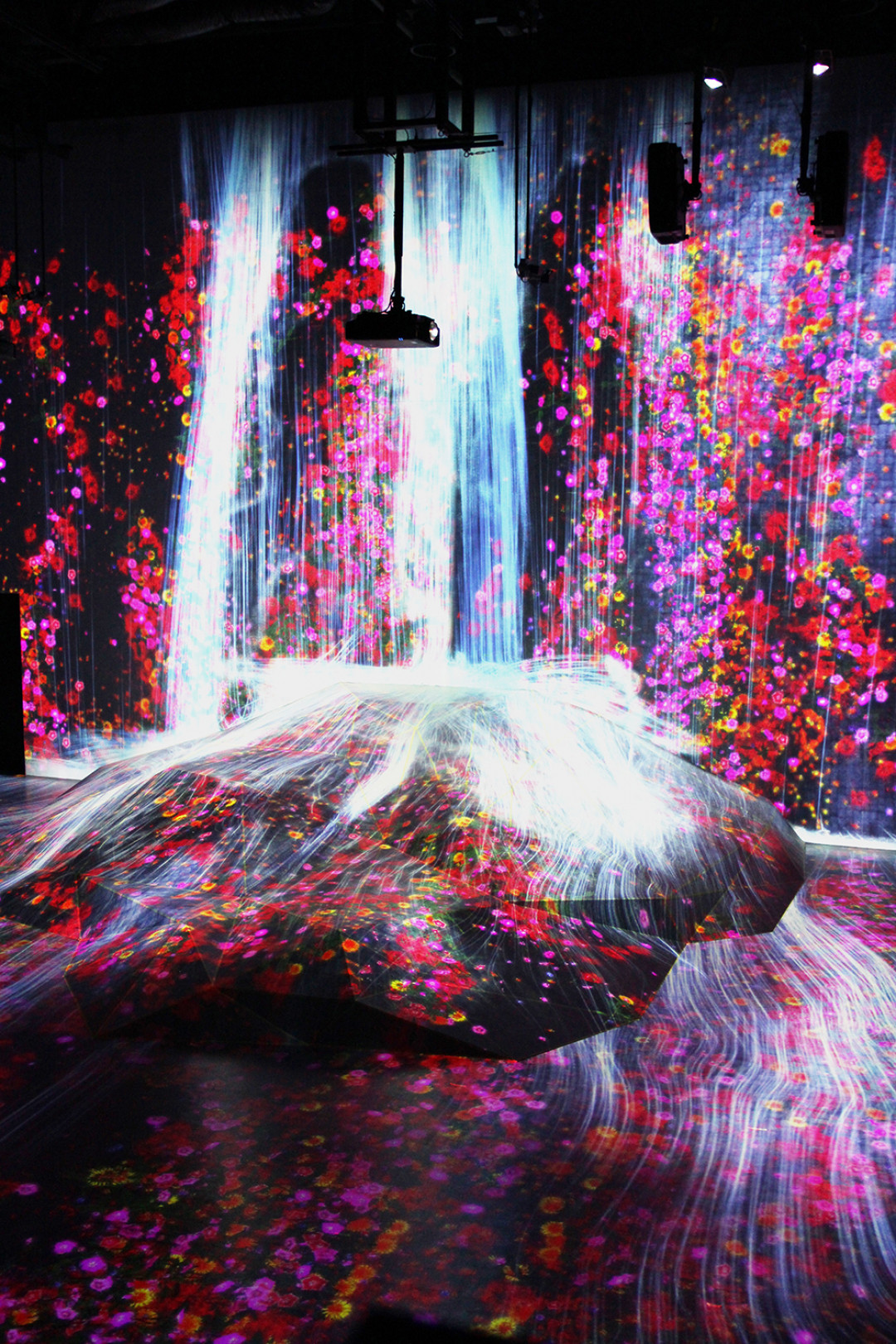 Untitled / teamLab Borderlessのための新作