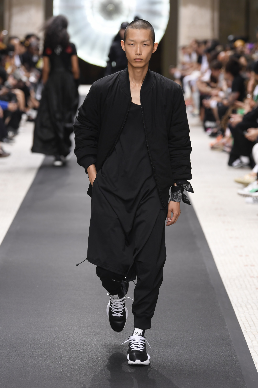 Y-3 2019年春夏コレクション