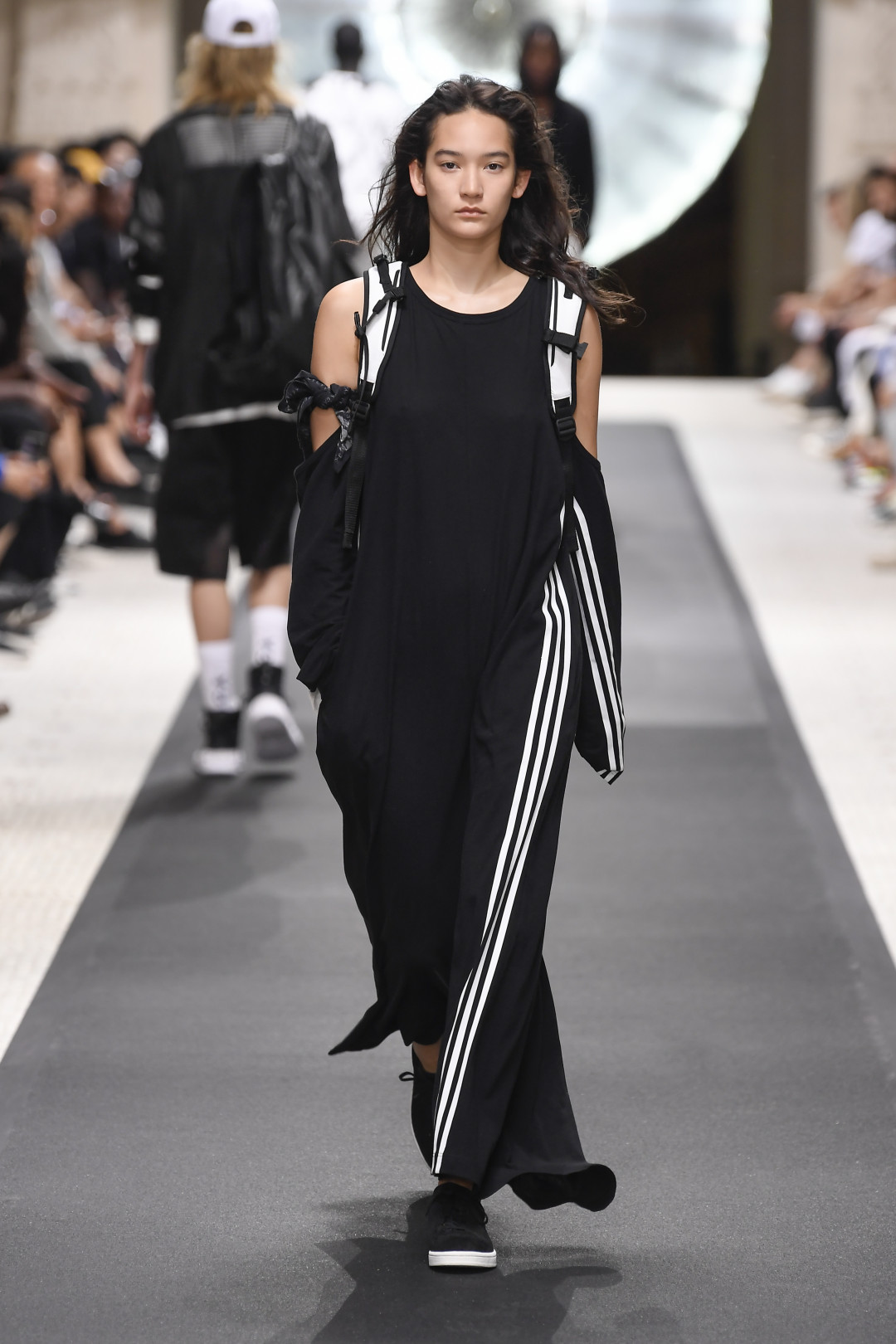 Y-3 2019年春夏コレクション