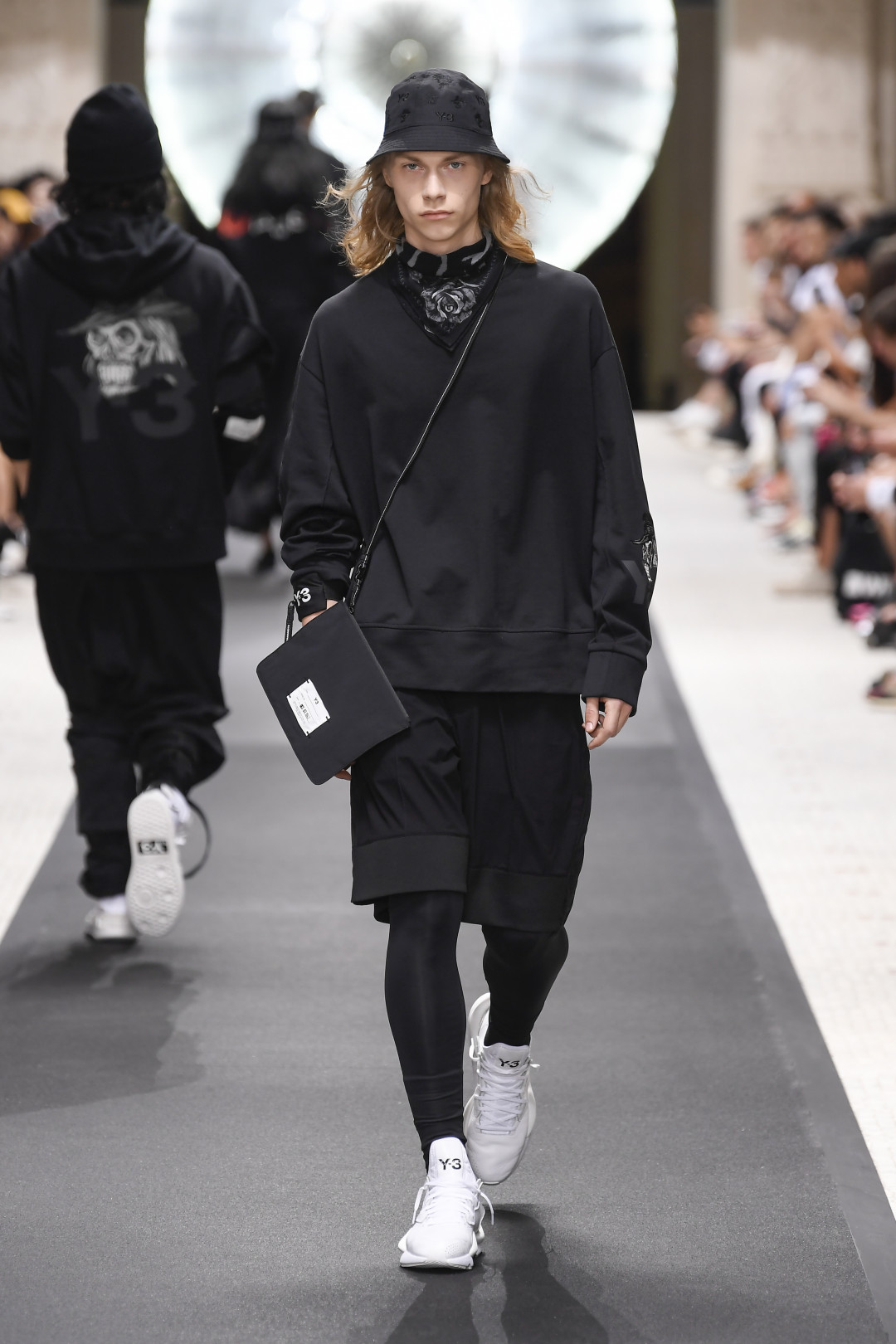 Y-3 2019年春夏コレクション