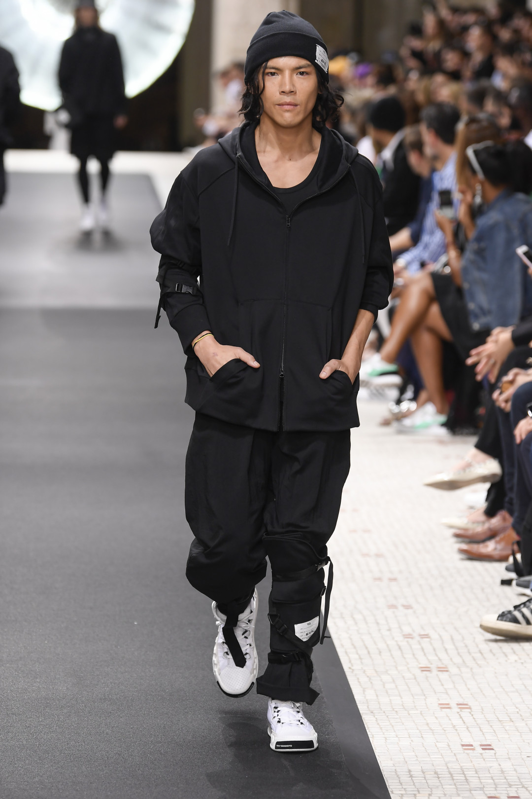 Y-3 2019年春夏コレクション