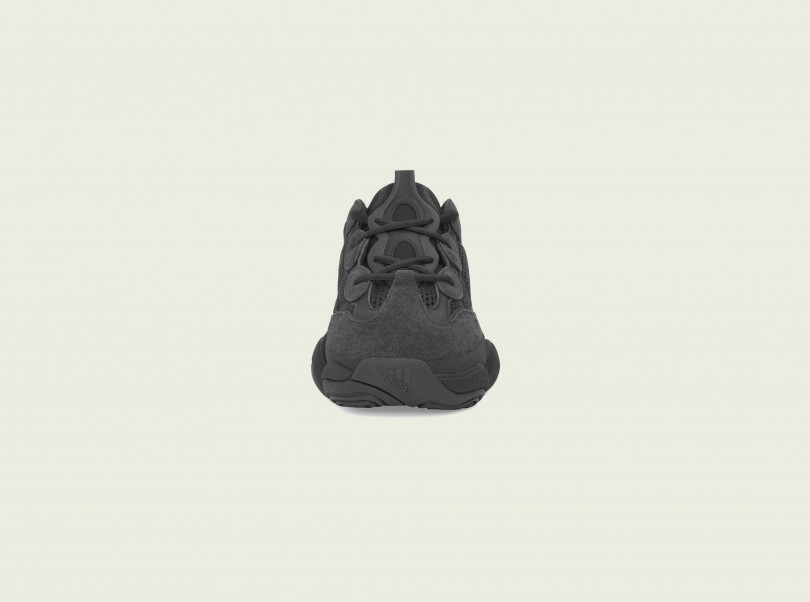 「YEEZY 500 UTILITY BLACK」が登場