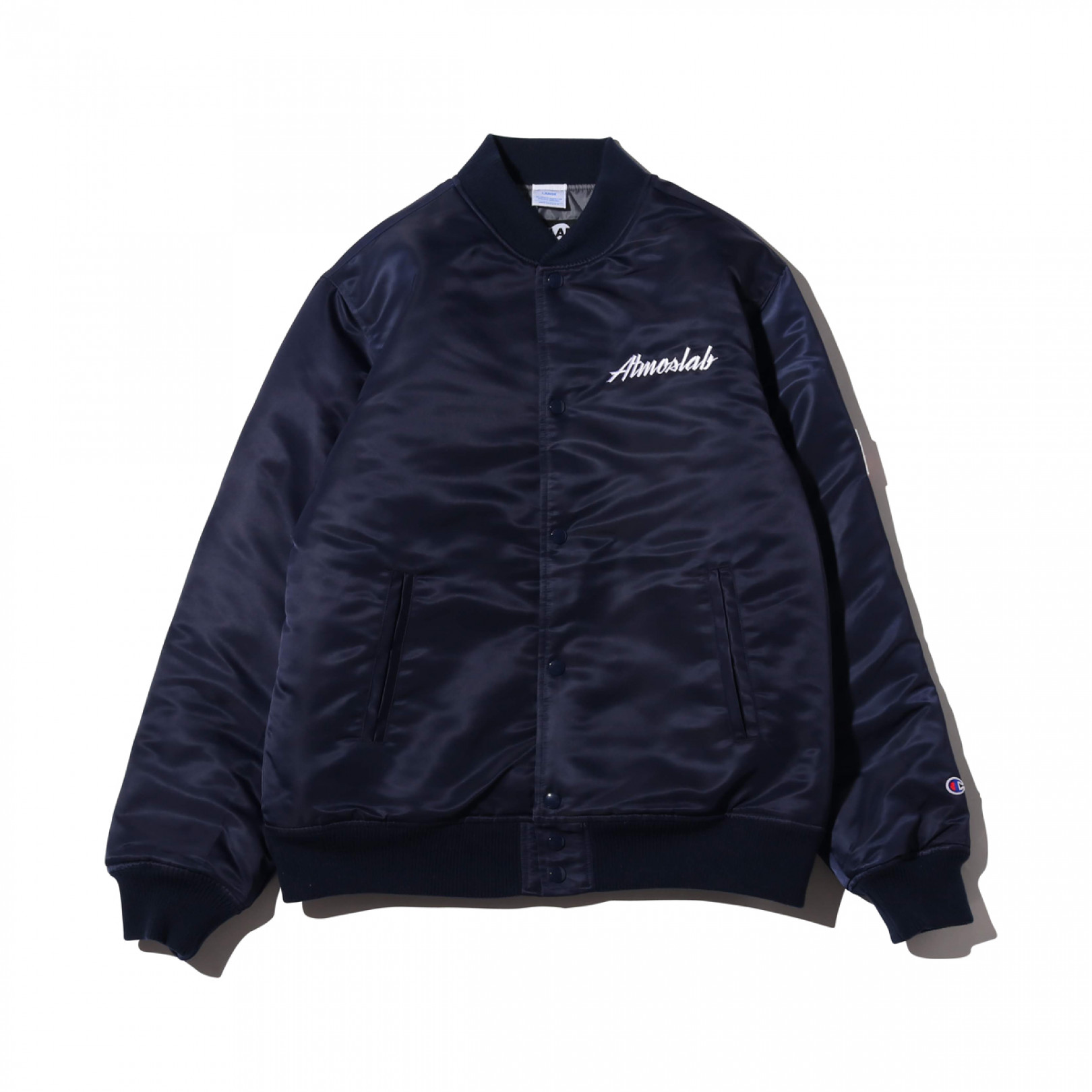 「CHAMPION x ATMOS LAB SATIN BASEBALL JACKET」（1万7,000円）