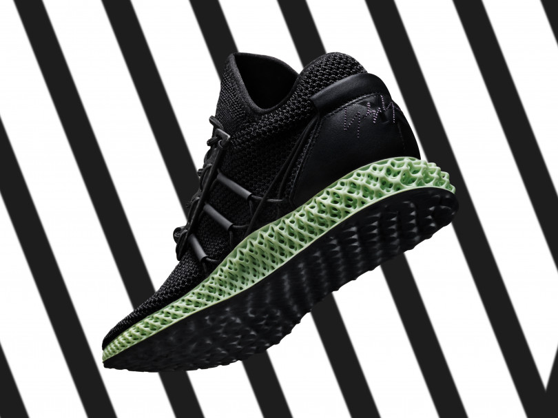 「Y-3 ランナー 4D（Y-3 RUNNER 4D）」（7万円）