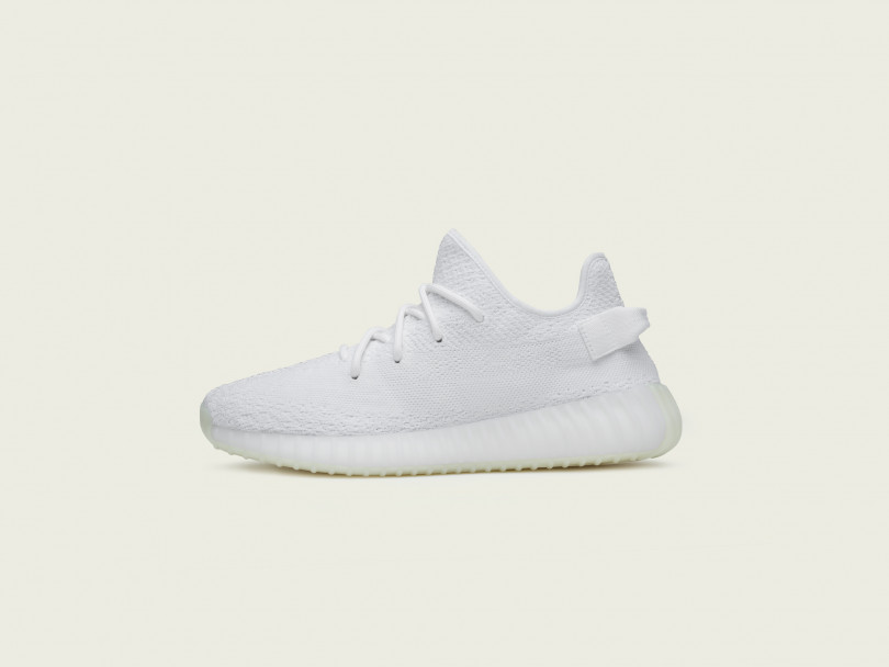 YEEZY BOOST 350 V2 TRIPLE WHITE（2万8,000円）