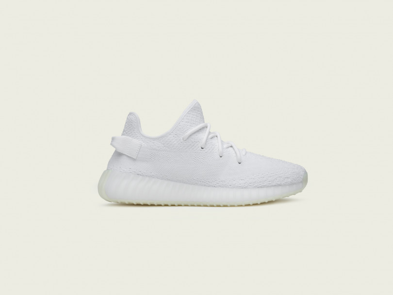 YEEZY BOOST 350 V2 TRIPLE WHITE（2万8,000円）