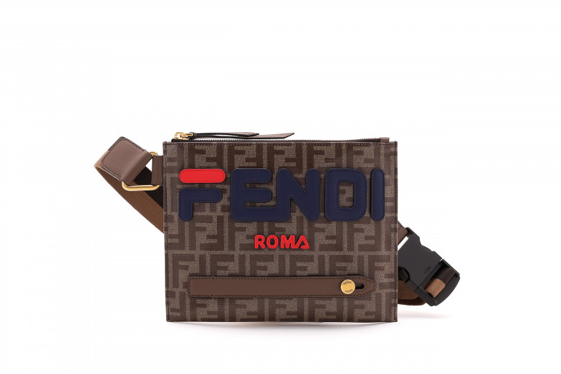 FENDI Mania Men's flat cross-body messenger bag（14万3,000円）