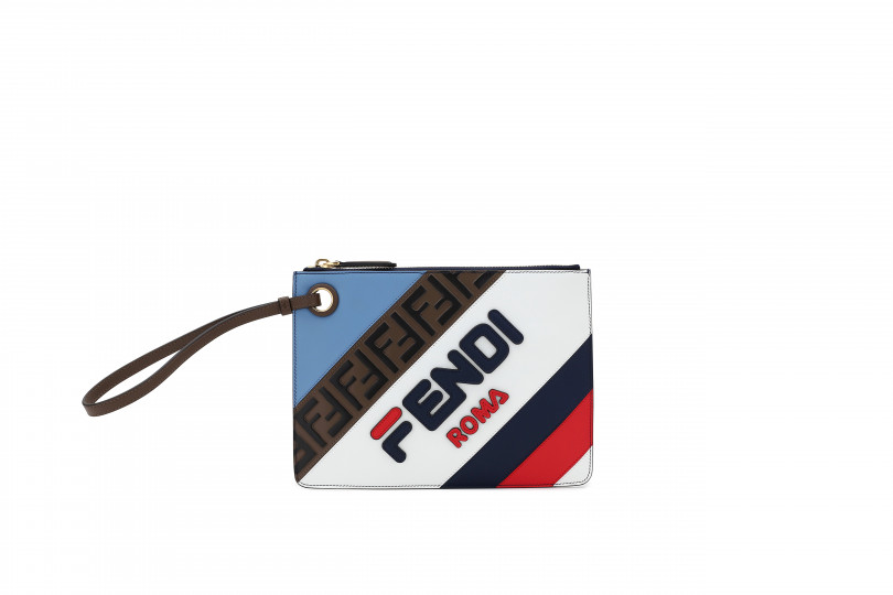 FENDI Mania small pouch（8万7,000円）