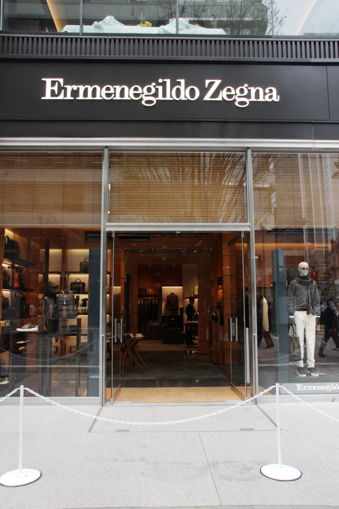 「エルメネジルド ゼニア（Ermenegildo Zegna）」外観